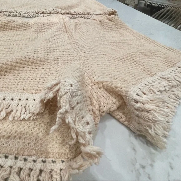 Amazon Beige Knit Fringe Tank and Shorts Set - Picture 3 of 15